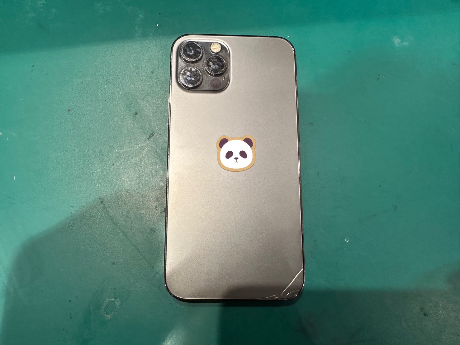 【三田よりご来店】iPhone14Proの背面パネル交換修理をご依頼いただきました！